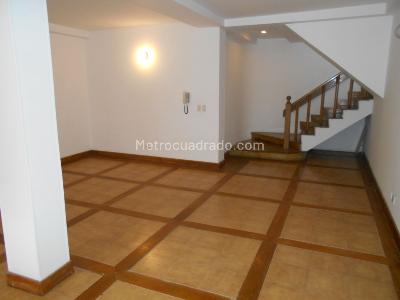 Casa de 5 alcobas en venta en Cerros De Suba, Bogotá, 378 m² · foto 2 de 8