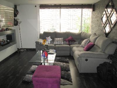 Casa de 5 alcobas en venta en Santa Isabel, Bogotá, 266 m² · foto 2 de 17