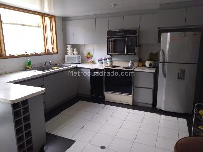 Casa de 4 alcobas en venta en Cedro Golf, Bogotá, 294 m² · foto 6 de 20