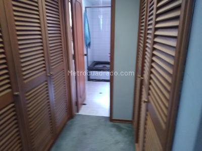 Casa de 4 alcobas en venta en Cedro Golf, Bogotá, 294 m² · foto 11 de 20