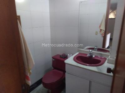 Casa de 4 alcobas en venta en Cedro Golf, Bogotá, 294 m² · foto 15 de 20