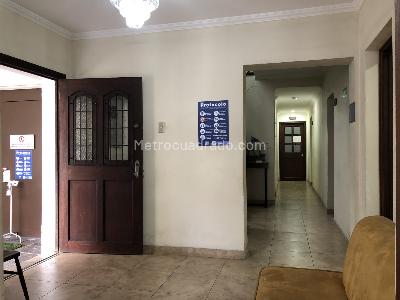 Casa de 5 alcobas en venta en Teusaquillo, Bogotá, 565 m² · foto 3 de 17