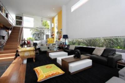 Casa de 4 alcobas en venta en Cerros De Niza, Bogotá, 911 m² · foto 3 de 20