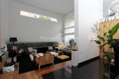 Casa de 4 alcobas en venta en Cerros De Niza, Bogotá, 911 m² · foto 6 de 20
