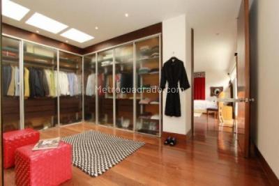 Casa de 4 alcobas en venta en Cerros De Niza, Bogotá, 911 m² · foto 16 de 20