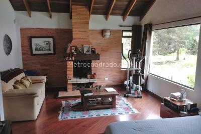 Casa de 5 alcobas en venta en La Calera, Bogotá, 380 m² · foto 2 de 19