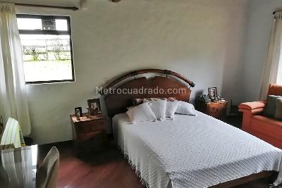 Casa de 5 alcobas en venta en La Calera, Bogotá, 380 m² · foto 11 de 19