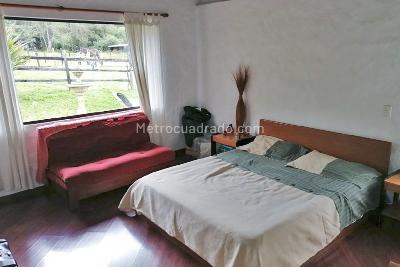 Casa de 5 alcobas en venta en La Calera, Bogotá, 380 m² · foto 15 de 19