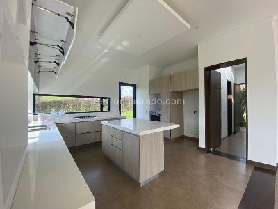 Casa de 4 alcobas en venta en La Calera, La Calera, 278 m² · foto 9 de 20