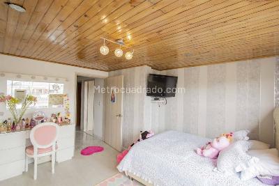Casa de 5 alcobas en venta en Americas Occidental, Bogotá, 280 m² · foto 19 de 20