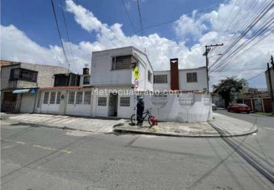 Casa de 5 alcobas en venta en Mandalay I Sector, Bogotá, 284 m² · foto 2 de 20