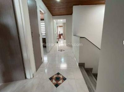 Casa de 5 alcobas en venta en Mandalay I Sector, Bogotá, 284 m² · foto 18 de 20