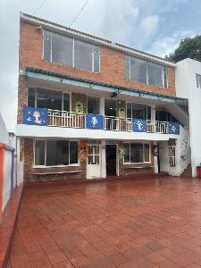 Casa de 5 alcobas en arriendo en Zipaquira, Zipaquirá, 530 m² · foto 3 de 7