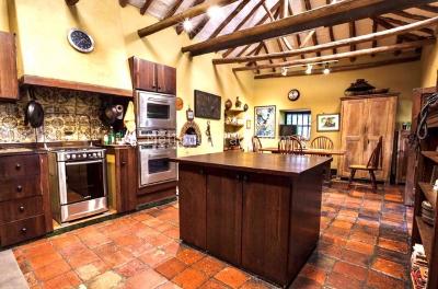 Casa de 5 alcobas en venta en La Candelaria, Bogotá, 1364 m² · foto 12 de 20