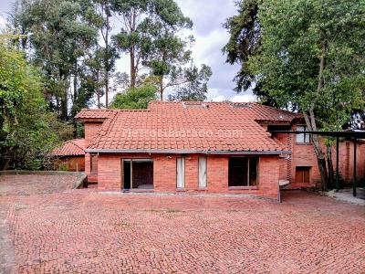 Casa de 4 alcobas en venta en Casa Blanca Sector Suba, Bogotá, 1499 m² · foto 19 de 20