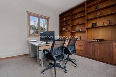 Casa de 5 alcobas en venta en La Magdalena, Bogotá, 960 m² · foto 8 de 15