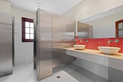 Casa de 5 alcobas en venta en La Magdalena, Bogotá, 960 m² · foto 11 de 15