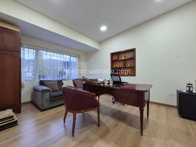 Casa en arriendo en Polo Club, Bogotá · foto 2 de 16