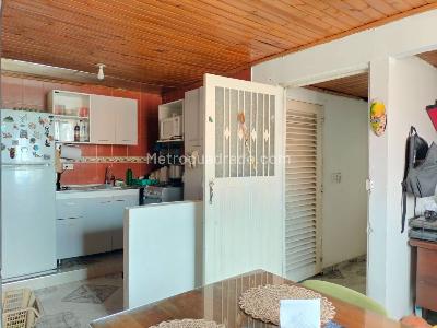 Casa de 5 alcobas en venta en Salitre Suba, Bogotá, 86 m² · foto 7 de 9