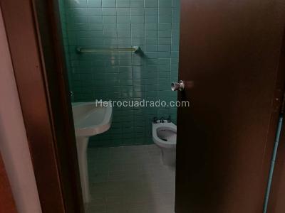 Apartamento de 3 alcobas en arriendo en El Nogal, Bogotá, 157 m² · foto 9 de 13