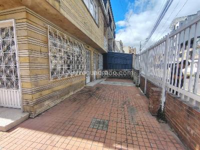 Casa de 5 alcobas en arriendo en El Vergel, Bogotá, 214 m² · foto 2 de 19