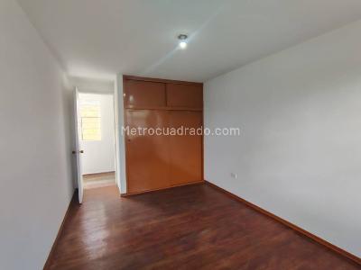 Casa de 5 alcobas en arriendo en El Vergel, Bogotá, 214 m² · foto 10 de 19