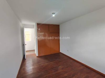 Casa de 5 alcobas en arriendo en El Vergel, Bogotá, 214 m² · foto 11 de 19