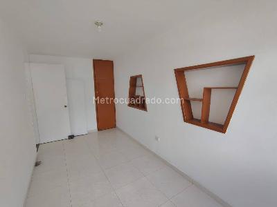 Casa de 5 alcobas en arriendo en El Vergel, Bogotá, 214 m² · foto 13 de 19