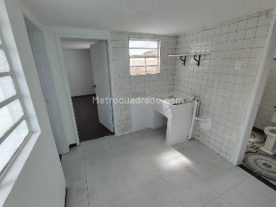 Casa de 5 alcobas en arriendo en El Vergel, Bogotá, 214 m² · foto 16 de 19