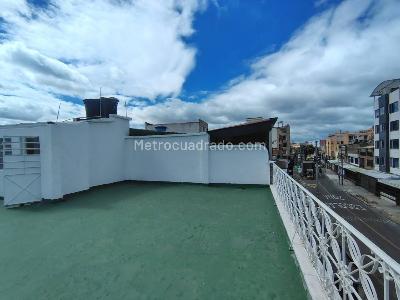 Casa de 5 alcobas en arriendo en El Vergel, Bogotá, 214 m² · foto 17 de 19
