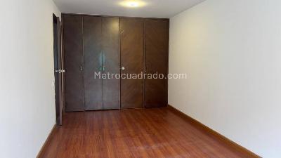 Apartamento en venta en Los Rosales, Bogotá · foto 2 de 18