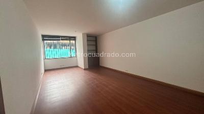 Apartamento en venta en Los Rosales, Bogotá · foto 3 de 18