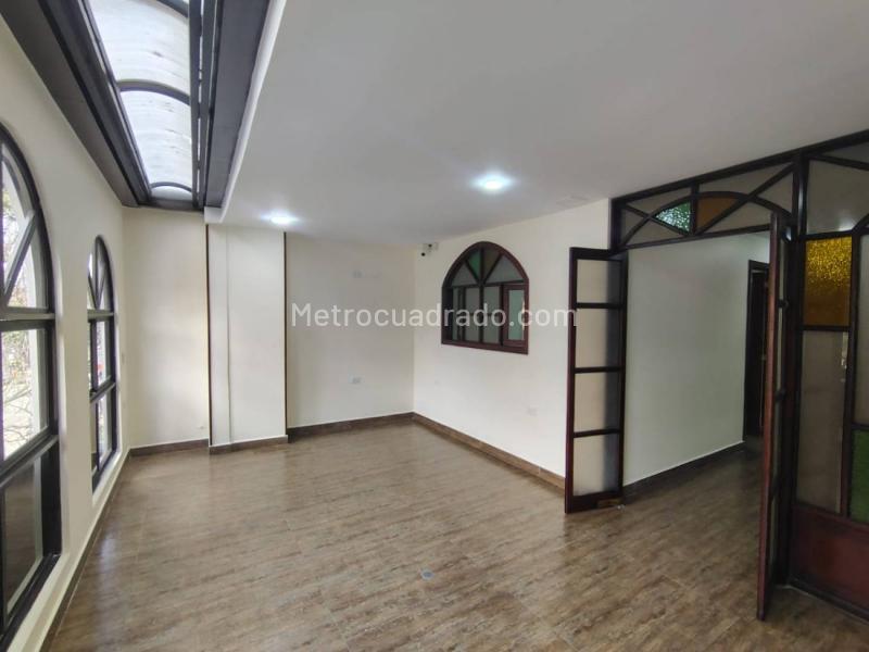 Local Comercial en Arriendo, El Lago, Bogotá D.C. - Vista 2