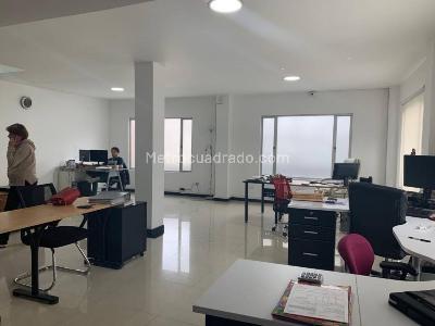 Casa de 5 alcobas en venta en Normandia, Bogotá, 360 m² · foto 8 de 18