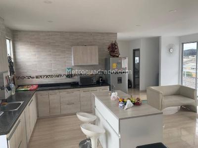 Casa de 5 alcobas en venta en Normandia, Bogotá, 360 m² · foto 10 de 18