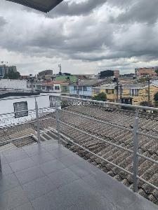 Casa de 5 alcobas en venta en Normandia, Bogotá, 360 m² · foto 16 de 18