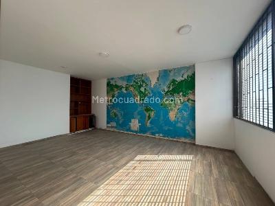 Casa de 5 alcobas en venta en Centro Nariño, Bogotá, 675 m² · foto 6 de 20