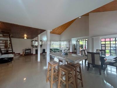 Casa de 3 alcobas en venta en Vereda El Vocan, La Calera, 240 m² · foto 3 de 20