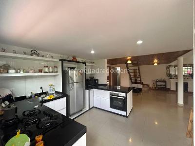 Casa de 3 alcobas en venta en Vereda El Vocan, La Calera, 240 m² · foto 4 de 20