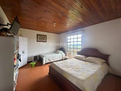 Casa de 3 alcobas en venta en Vereda El Vocan, La Calera, 240 m² · foto 11 de 20