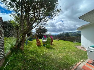 Casa de 3 alcobas en venta en Vereda El Vocan, La Calera, 240 m² · foto 16 de 20