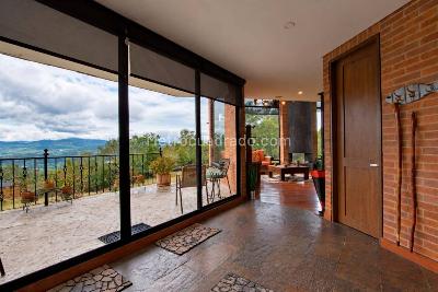 Casa de 5 alcobas en arriendo en Altos De Yerbabuena, Chía, 734 m² · foto 4 de 20