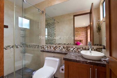 Casa de 5 alcobas en arriendo en Altos De Yerbabuena, Chía, 734 m² · foto 13 de 20