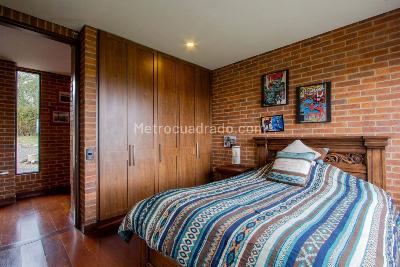 Casa de 5 alcobas en arriendo en Altos De Yerbabuena, Chía, 734 m² · foto 14 de 20