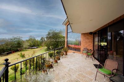 Casa de 5 alcobas en venta en Altos De Yerbabuena, Chía, 734 m² · foto 18 de 20