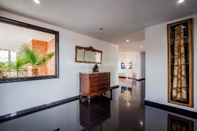 Apartamento de 5 alcobas en venta en Bosque De Pinos, Bogotá, 270 m² · foto 2 de 20