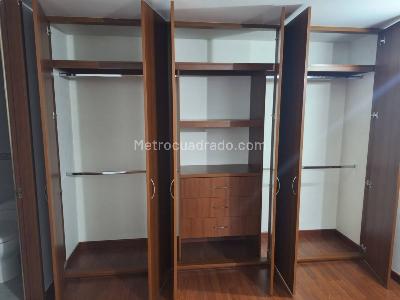 Apartamento de 3 alcobas en arriendo en San Antonio Norte, Bogotá, 77 m² · foto 4 de 10