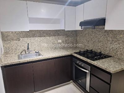 Apartamento de 3 alcobas en arriendo en San Antonio Norte, Bogotá, 77 m² · foto 6 de 10