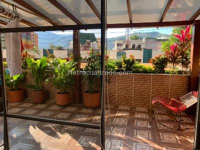 Apartamento de 3 alcobas en venta en Los Cambulos, Cali, 90 m² · foto 2 de 11