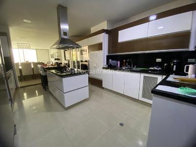 Casa de 4 alcobas en venta en Ciudad Jardin, Cali, 455 m² · foto 10 de 20